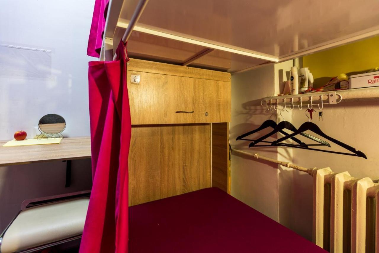 Hostel Capsule Киев Экстерьер фото
